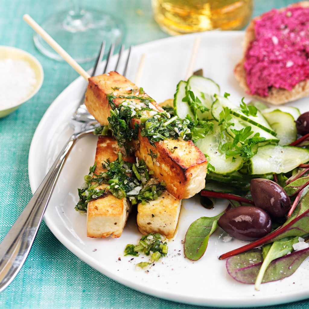Tofu suger åt sig smaker som inget annat. Den här marinaden ger en frisk och kryddig smak av vitt vin, citron, örter och vitlök.