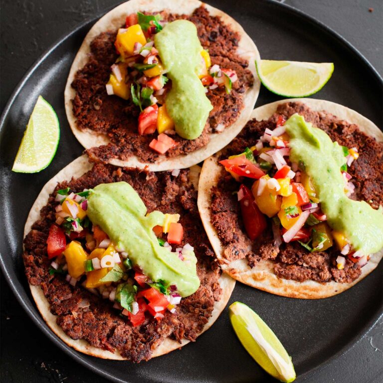 Smash tacos med svarta bönor